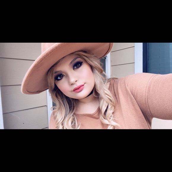 Meet your posher - Picture 6 of 13